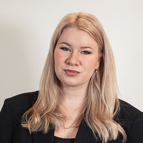 Nella Makkonen kasvokuva